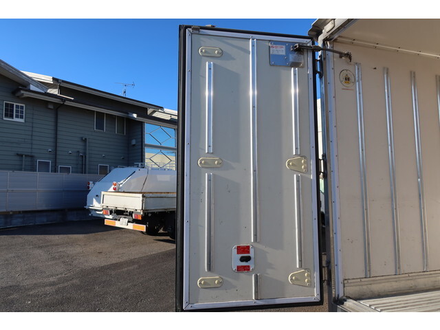 三菱ふそうキャンター冷凍車（冷蔵車）小型（2t・3t）[写真22]