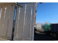 三菱ふそうキャンター冷凍車（冷蔵車）小型（2t・3t）[写真24]