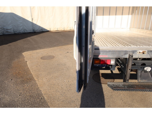 三菱ふそうキャンター冷凍車（冷蔵車）小型（2t・3t）[写真24]