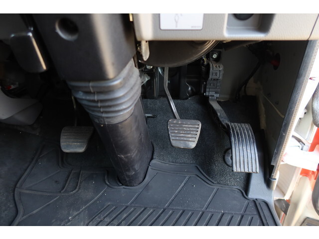 三菱ふそうキャンター冷凍車（冷蔵車）小型（2t・3t）[写真29]