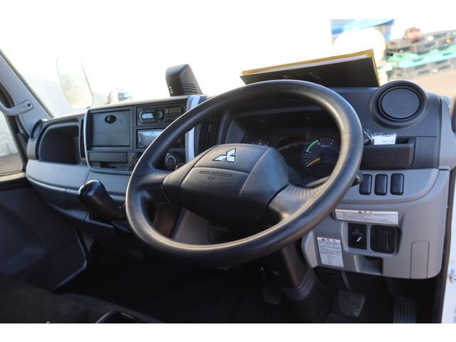 三菱ふそうキャンター冷凍車（冷蔵車）小型（2t・3t）[写真31]