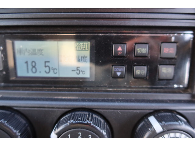 三菱ふそうキャンター冷凍車（冷蔵車）小型（2t・3t）[写真36]