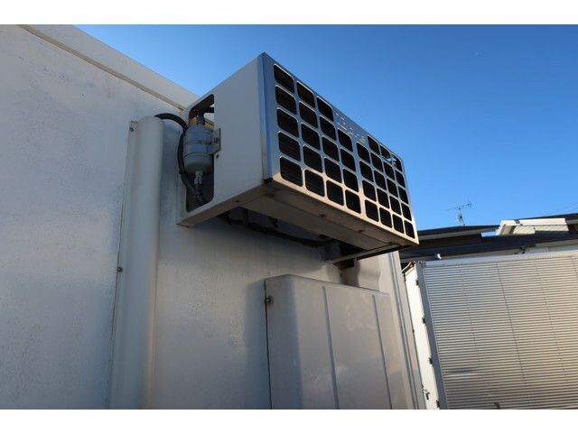 三菱ふそうキャンター冷凍車（冷蔵車）小型（2t・3t）[写真08]