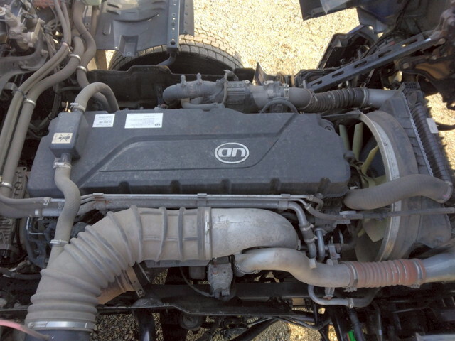 UDトラックスクオントレーラーヘッド（トラクターヘッド）大型（10t）[写真14]