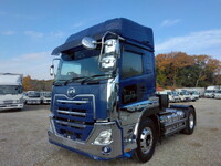 UDトラックスクオントレーラーヘッド（トラクターヘッド）大型（10t）[写真01]