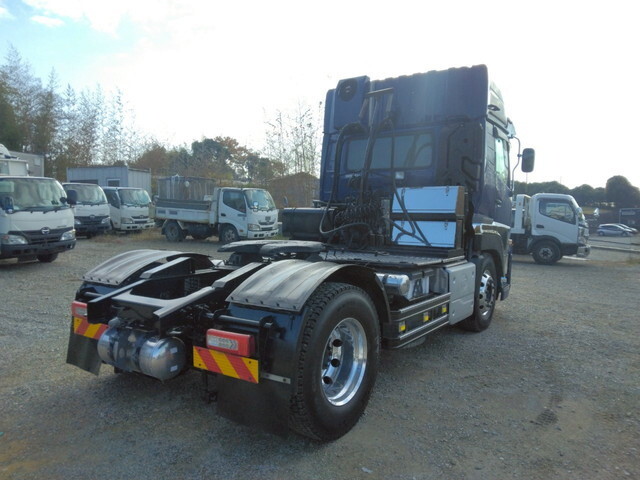 UDトラックスクオントレーラーヘッド（トラクターヘッド）大型（10t）[写真02]