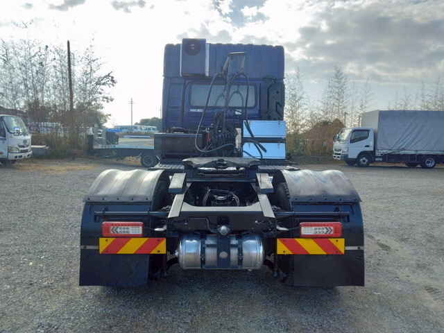 UDトラックスクオントレーラーヘッド（トラクターヘッド）大型（10t）[写真05]