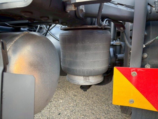 いすゞギガトレーラーヘッド（トラクターヘッド）大型（10t）[写真06]