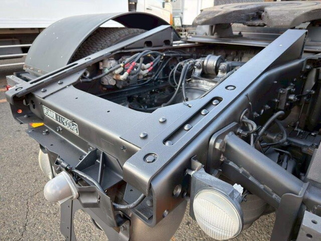 いすゞギガトレーラーヘッド（トラクターヘッド）大型（10t）[写真07]