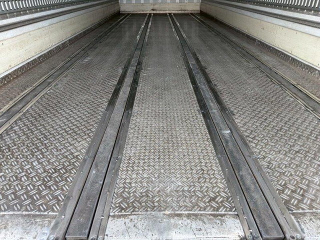 日野レンジャー冷凍車（冷蔵車）増トン（6t・8t）[写真08]