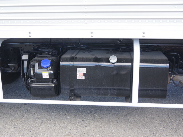 いすゞエルフアルミバン小型（2t・3t）[写真16]