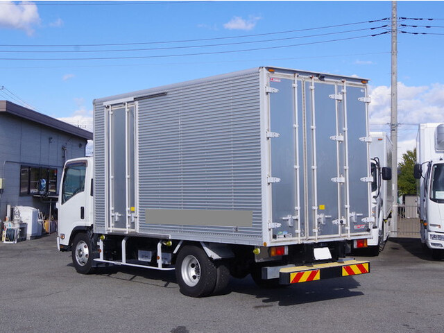 いすゞエルフアルミバン小型（2t・3t）[写真02]