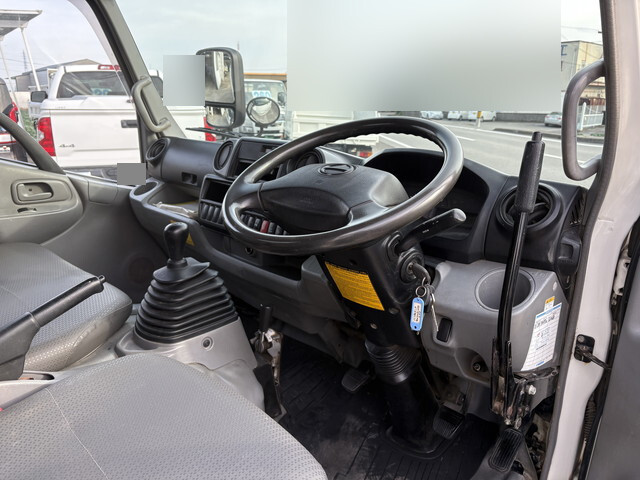 日野デュトロ三転ダンプ小型（2t・3t）[写真11]