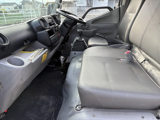 日野デュトロ三転ダンプ小型（2t・3t）[写真18]