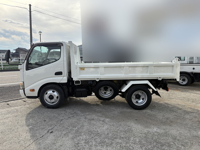 日野デュトロ三転ダンプ小型（2t・3t）[写真05]