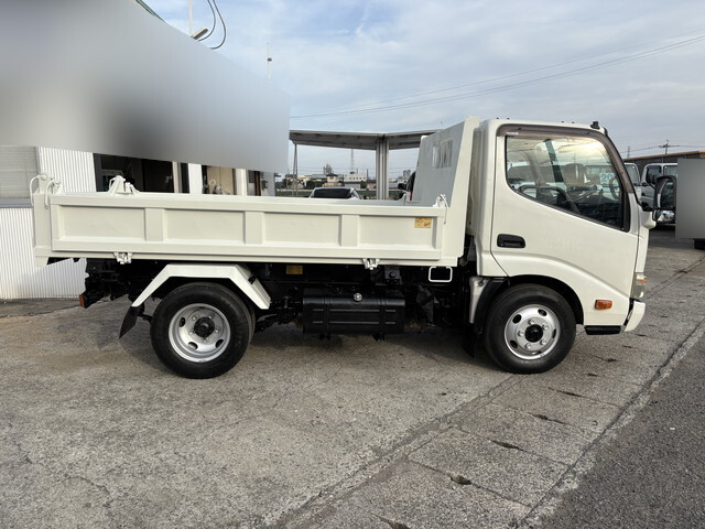 日野デュトロ三転ダンプ小型（2t・3t）[写真06]