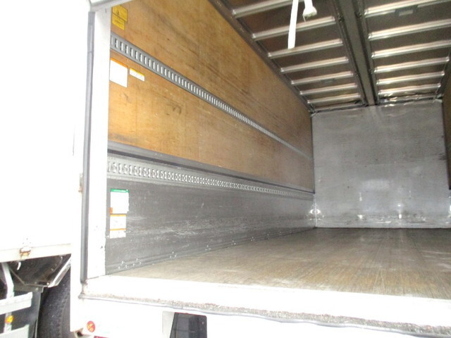 いすゞフォワードアルミウイング中型（4t）[写真11]