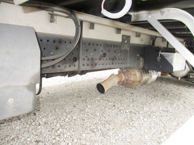 いすゞフォワードアルミウイング中型（4t）[写真14]