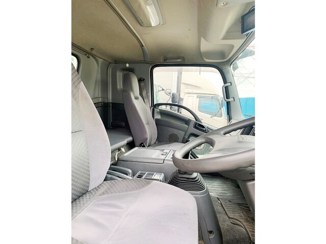 いすゞフォワードアルミウイング中型（4t）[写真17]