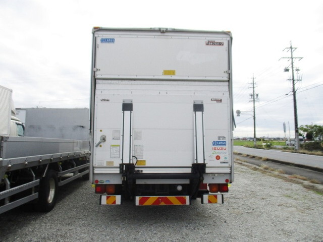 いすゞフォワードアルミウイング中型（4t）[写真04]