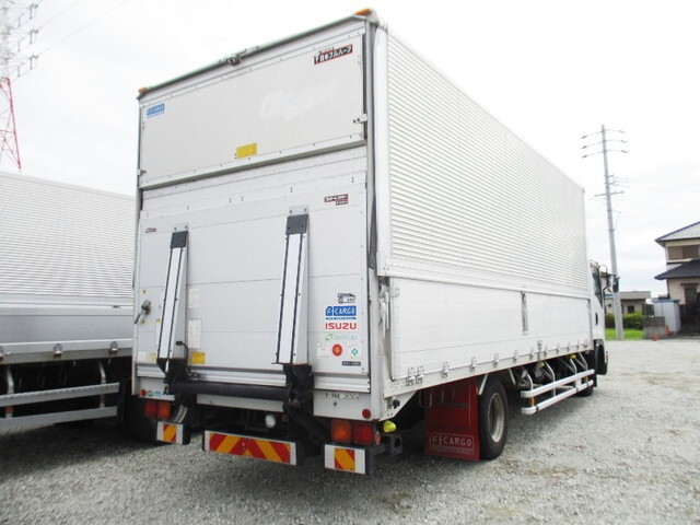 いすゞフォワードアルミウイング中型（4t）[写真05]