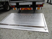 いすゞフォワードアルミウイング中型（4t）[写真10]