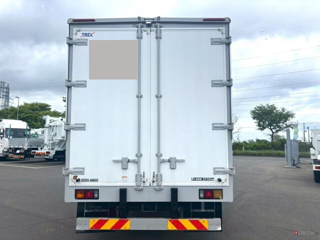 三菱ふそうファイターアルミウイング中型（4t）[写真10]