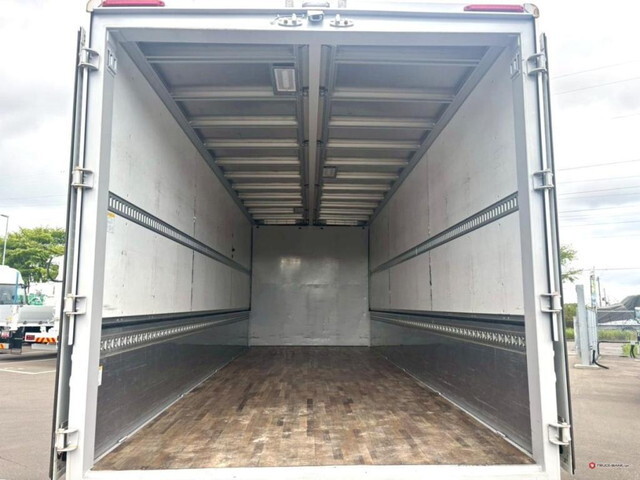 三菱ふそうファイターアルミウイング中型（4t）[写真11]