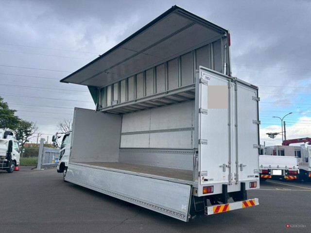 三菱ふそうファイターアルミウイング中型（4t）[写真02]