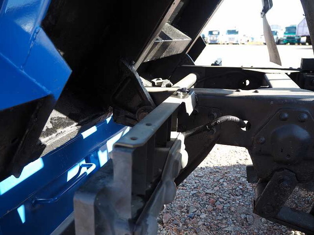 いすゞエルフ深ダンプ（土砂禁ダンプ）小型（2t・3t）[写真18]