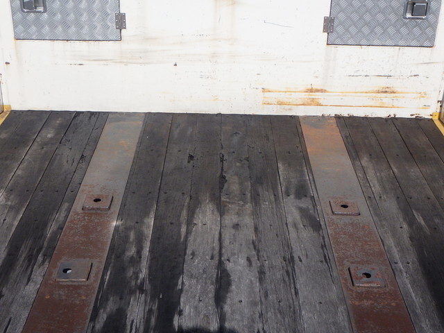 日野レンジャーアルミブロック増トン（6t・8t）[写真12]