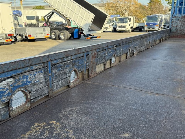 三菱ふそうスーパーグレート平ボディ大型（10t）[写真13]