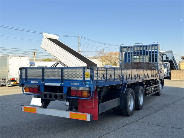 三菱ふそうスーパーグレート平ボディ大型（10t）[写真03]