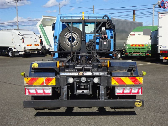 三菱ふそうファイターコンテナ専用車増トン（6t・8t）[写真12]