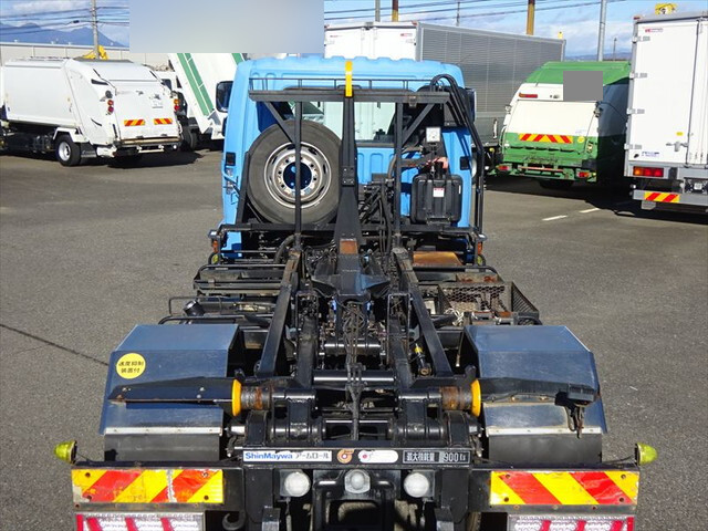 三菱ふそうファイターコンテナ専用車増トン（6t・8t）[写真13]