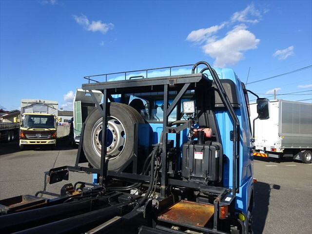 三菱ふそうファイターコンテナ専用車増トン（6t・8t）[写真16]