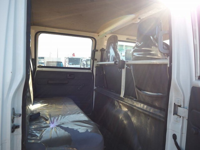 いすゞエルフダブルキャブ（Wキャブ）小型（2t・3t）[写真29]