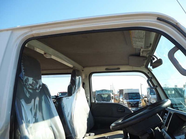 いすゞエルフダブルキャブ（Wキャブ）小型（2t・3t）[写真32]