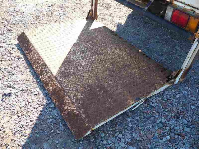 いすゞエルフダブルキャブ（Wキャブ）小型（2t・3t）[写真09]