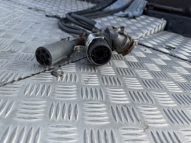 三菱ふそうスーパーグレートトレーラーヘッド（トラクターヘッド）大型（10t）[写真14]