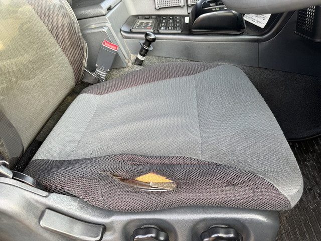 三菱ふそうスーパーグレートトレーラーヘッド（トラクターヘッド）大型（10t）[写真30]