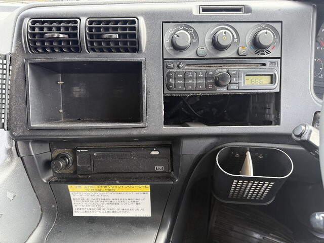 三菱ふそうスーパーグレートトレーラーヘッド（トラクターヘッド）大型（10t）[写真34]