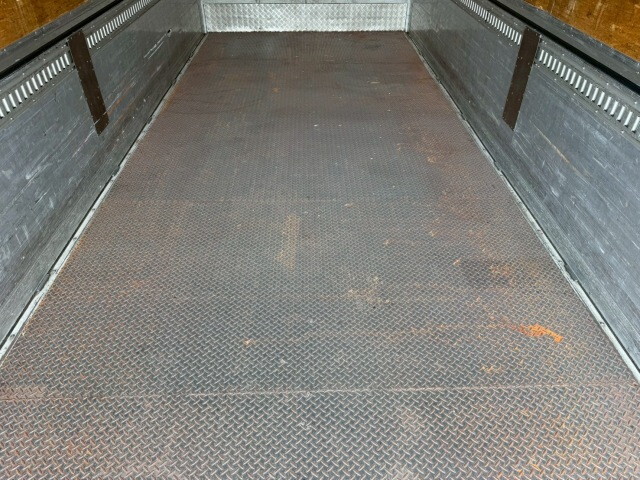 日野レンジャーアルミウイング増トン（6t・8t）[写真09]