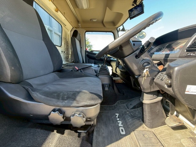 日野レンジャーアルミウイング中型（4t）[写真24]