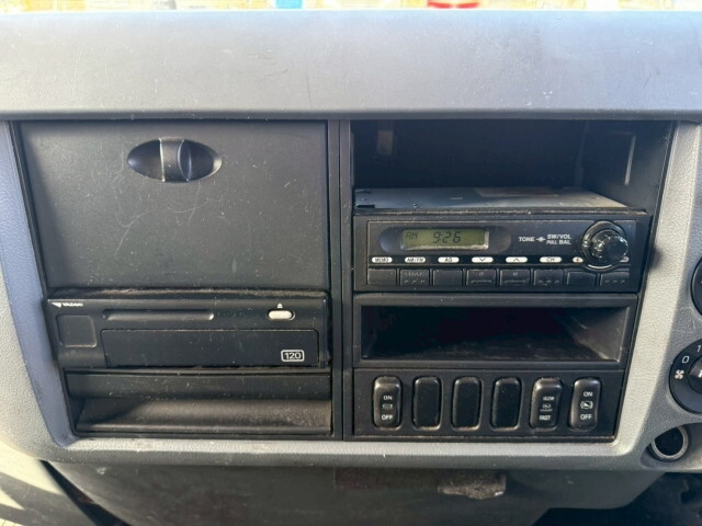 三菱ふそうファイタータンク車（タンクローリー）増トン（6t・8t）[写真15]