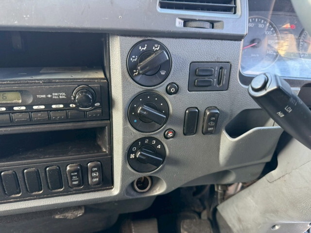 三菱ふそうファイタータンク車（タンクローリー）増トン（6t・8t）[写真17]