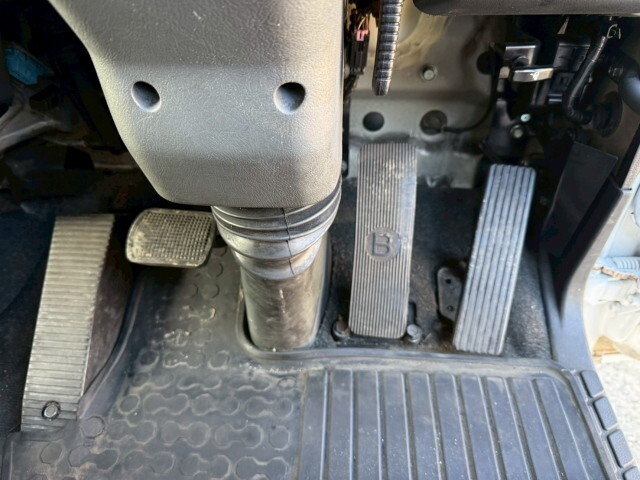 三菱ふそうファイタータンク車（タンクローリー）増トン（6t・8t）[写真18]