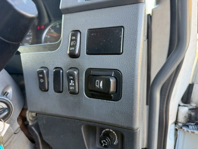 三菱ふそうファイタータンク車（タンクローリー）増トン（6t・8t）[写真19]