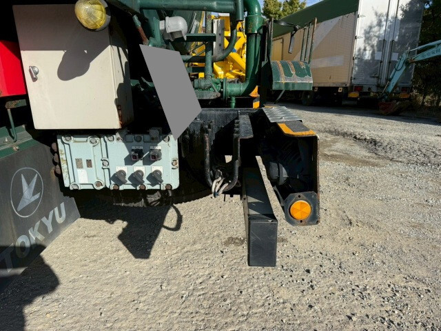 三菱ふそうファイタータンク車（タンクローリー）増トン（6t・8t）[写真25]