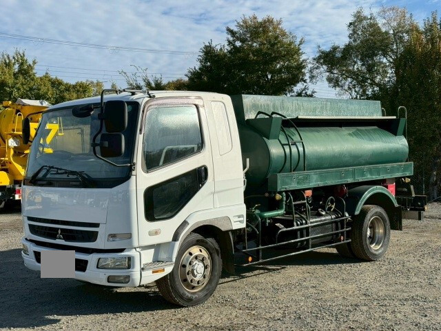 三菱ふそうファイタータンク車（タンクローリー）増トン（6t・8t）[写真03]
